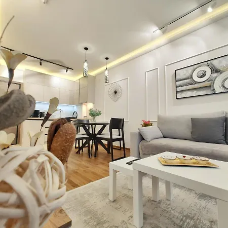 Primus Sa Bazenom,spa&wellness Centrom-velika Recepcija 125 *