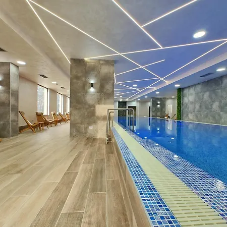 Primus Sa Bazenom,spa&wellness Centrom-velika Recepcija 125 Apartment *
