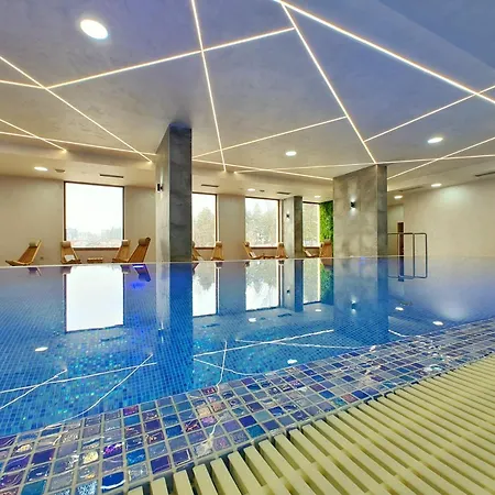 Primus Sa Bazenom,spa&wellness Centrom-velika Recepcija 125 * Zlatibor