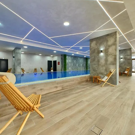 Primus Sa Bazenom,spa&wellness Centrom-velika Recepcija 125 *