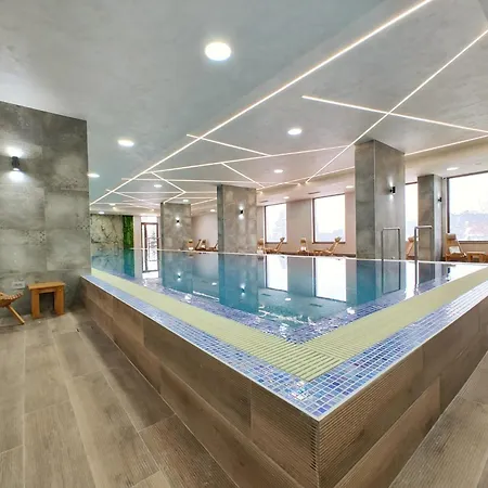 Primus Sa Bazenom,spa&wellness Centrom-velika Recepcija 125 *