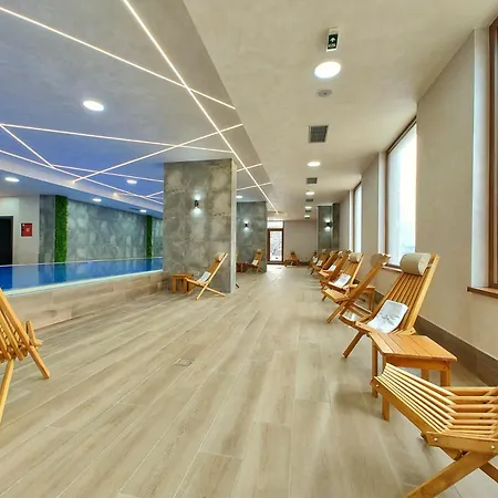 Primus Sa Bazenom,spa&wellness Centrom-velika Recepcija 125 *