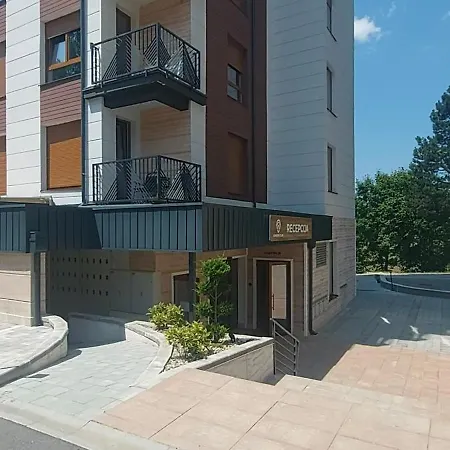 Primus Sa Bazenom,spa&wellness Centrom-velika Recepcija 125 Lägenhet *