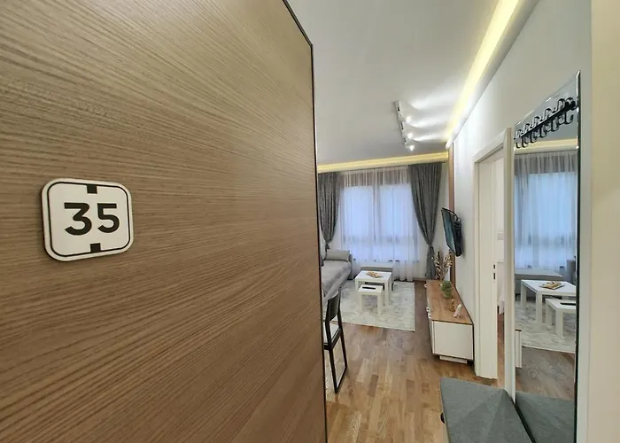 Primus Sa Bazenom,spa&wellness Centrom-velika Recepcija 125 Apartamento *