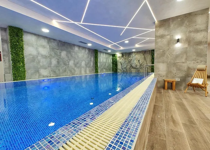 Primus Sa Bazenom,spa&wellness Centrom-velika Recepcija 125 *