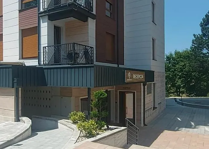 Primus Sa Bazenom,spa&wellness Centrom-velika Recepcija 125 Apartamento *